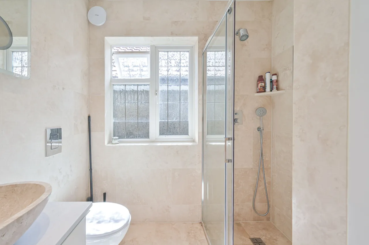 London, NW7, photo 12