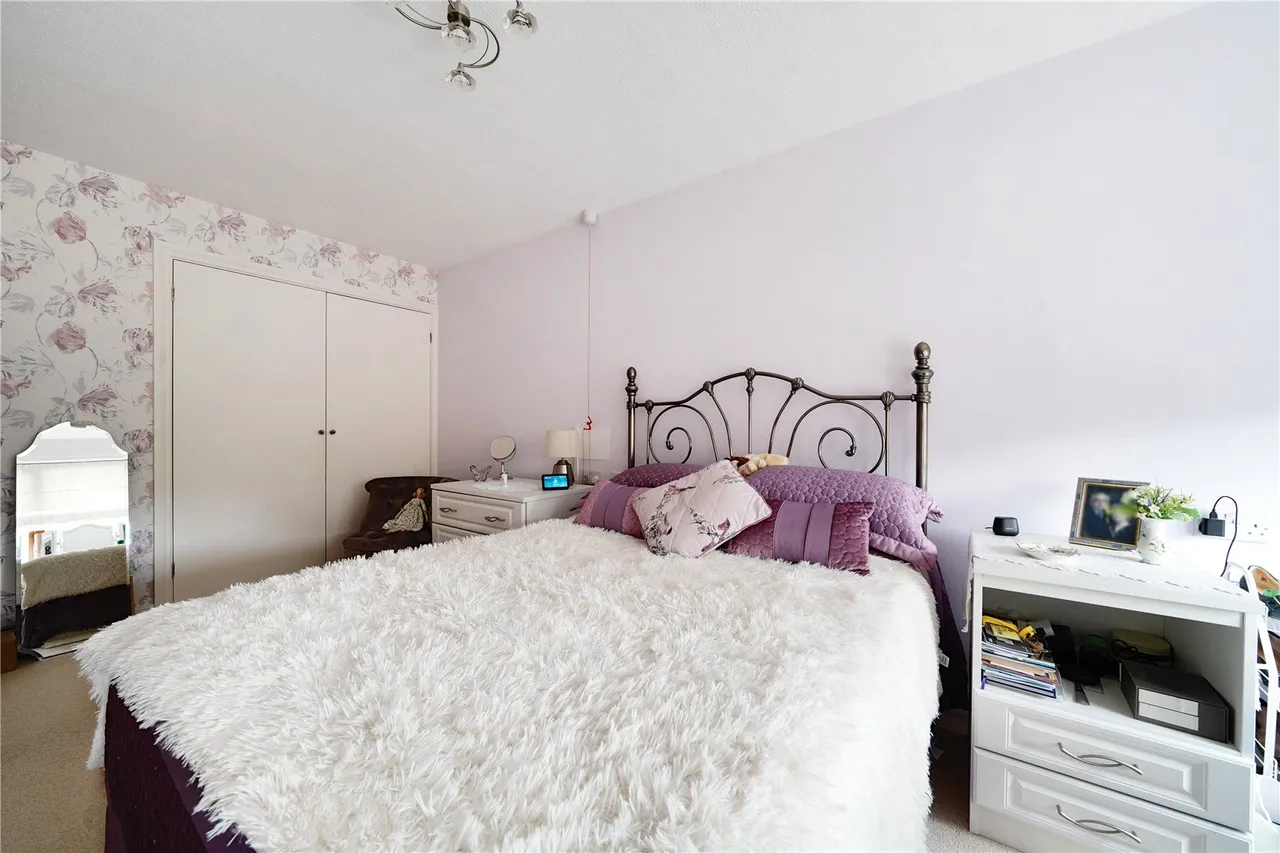 Hartford Court, Hartley Wintney, Hampshire, RG27 8PQ, photo 7