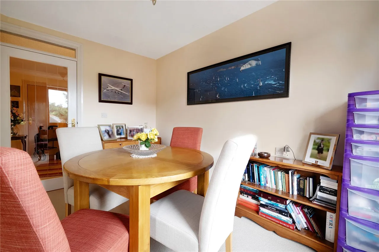 Hartford Court, Hartley Wintney, Hampshire, RG27 8PQ, photo 8
