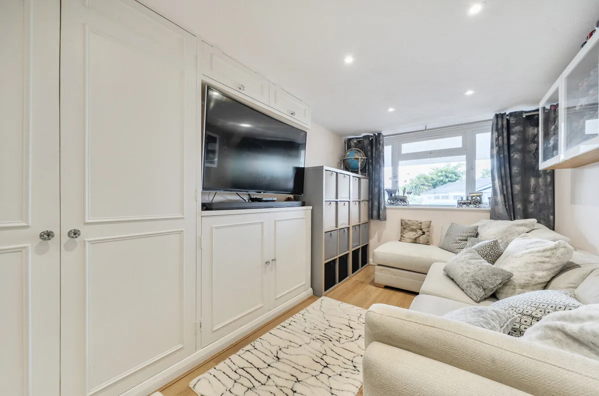 Pulborough, RH20 2DG, photo 2