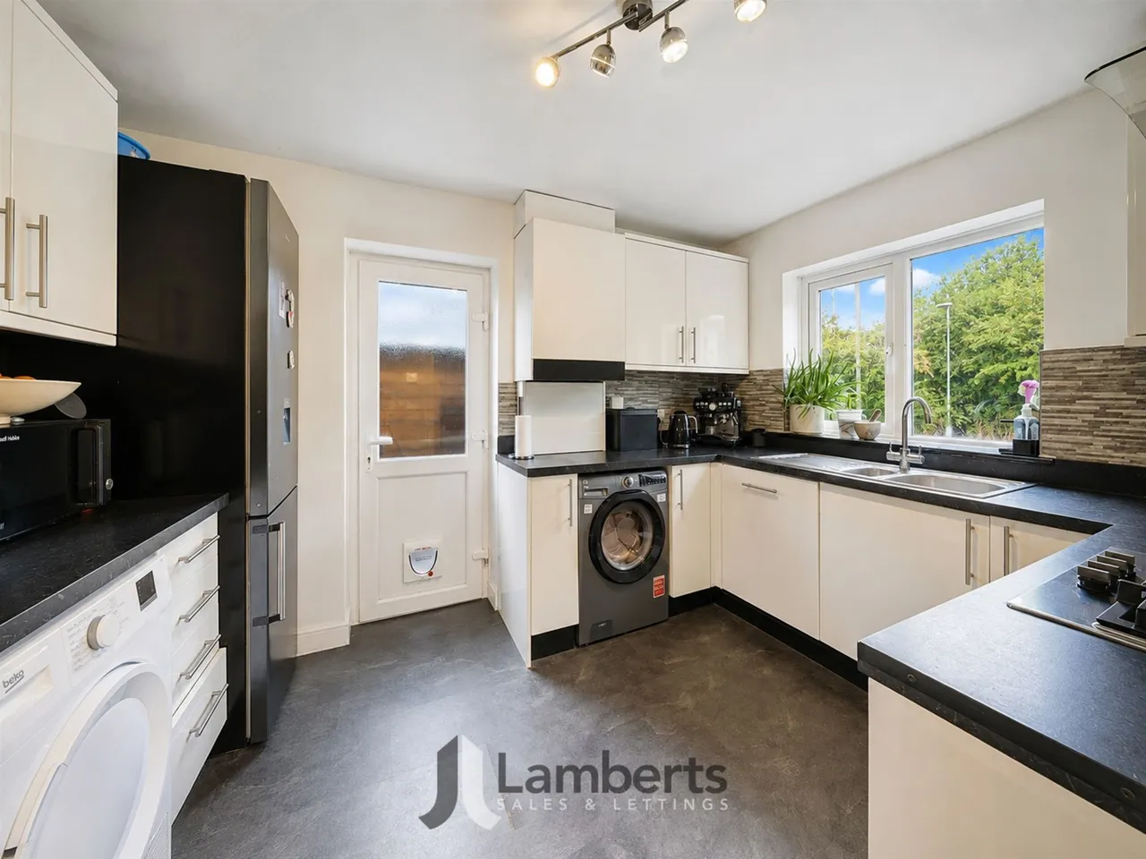 93 Redditch Road, Studley, photo 4