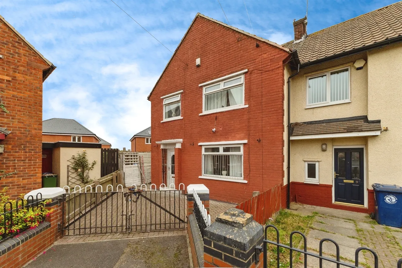 3 bed house for sale — Lawson Close, South Bank, Middlesbrough