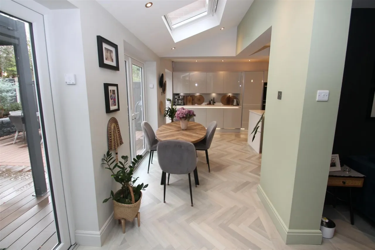 Causey Farm Road, Halesowen, photo 17