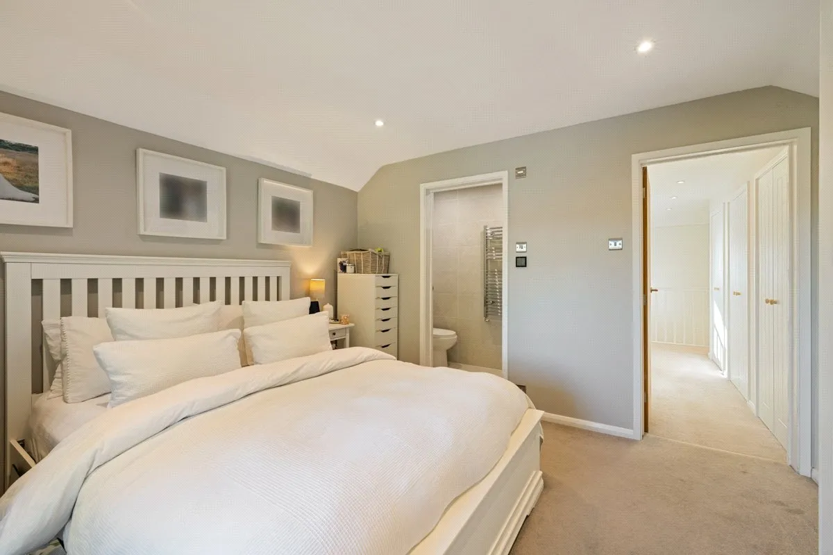 Whitfield Close, Haslemere, GU27, photo 9