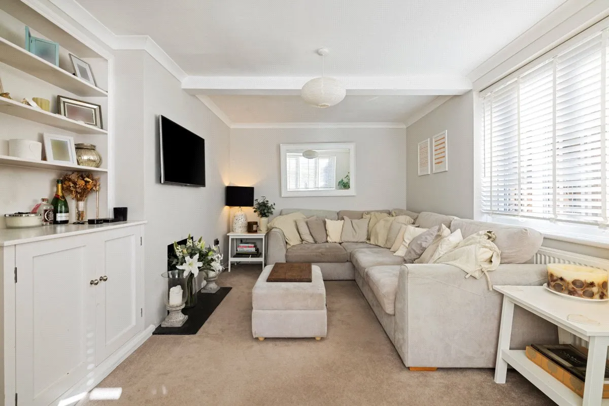 Whitfield Close, Haslemere, GU27, photo 2