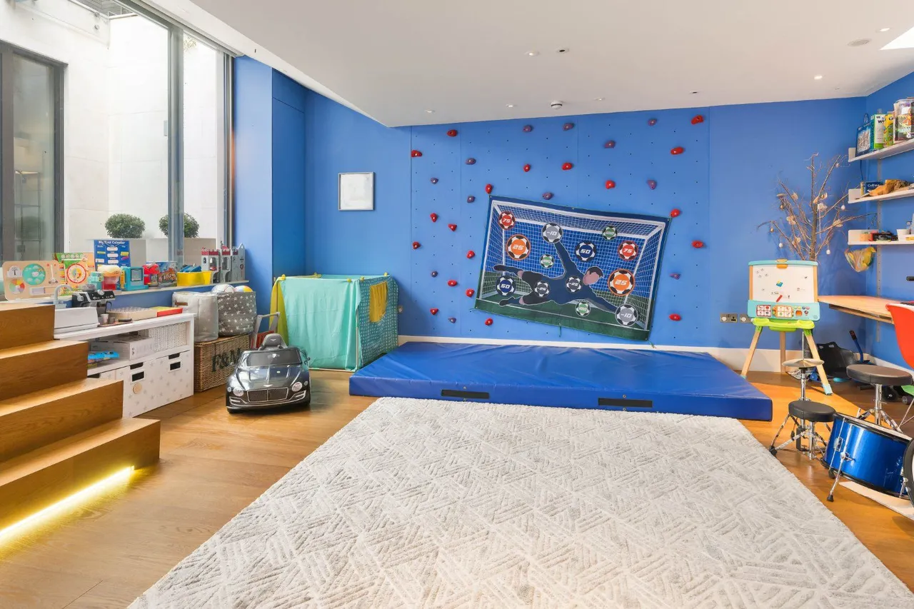 Brunswick Gardens, Kensington, London, W8 4AJ, photo 12