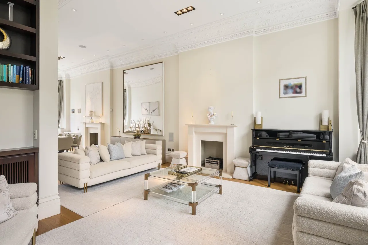 Brunswick Gardens, Kensington, London, W8 4AJ, photo 2