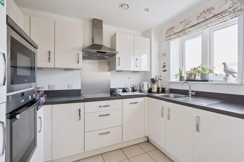 Marlow Road, Bourne End SL8 5SE, photo 4