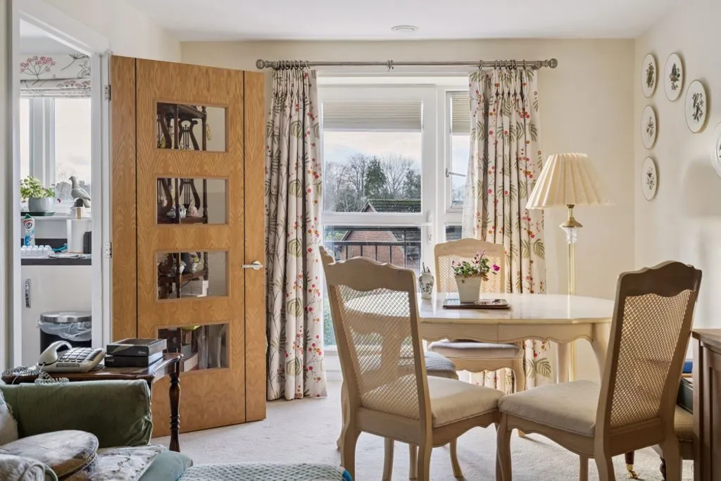 Marlow Road, Bourne End SL8 5SE, photo 3
