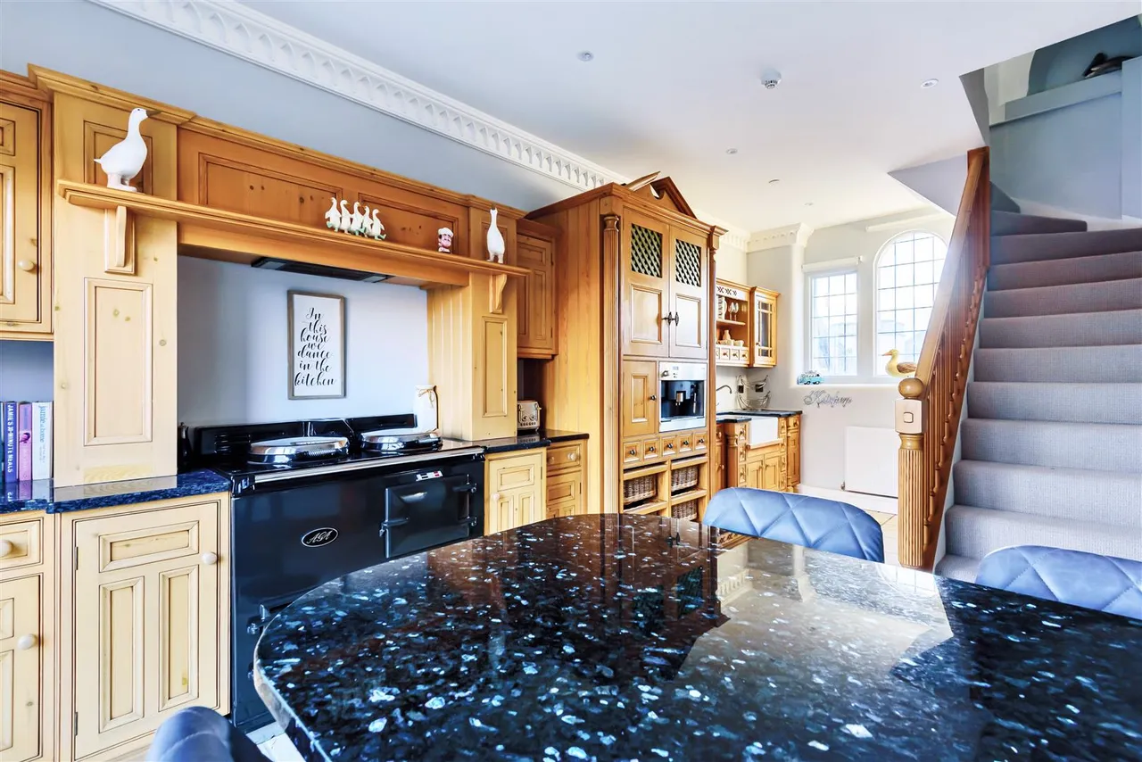 Shore Road, Warsash, photo 6
