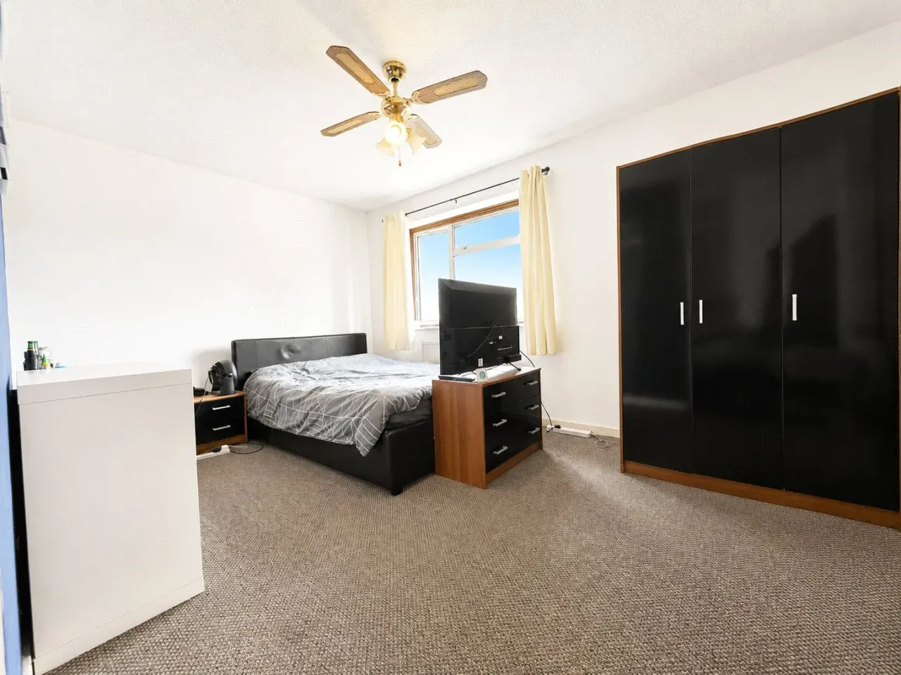 Maine Crescent, Rayleigh, SS6, photo 4