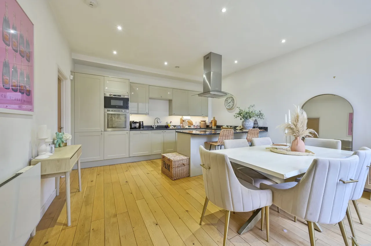 3 bed house for sale — 1a Havana Road, London