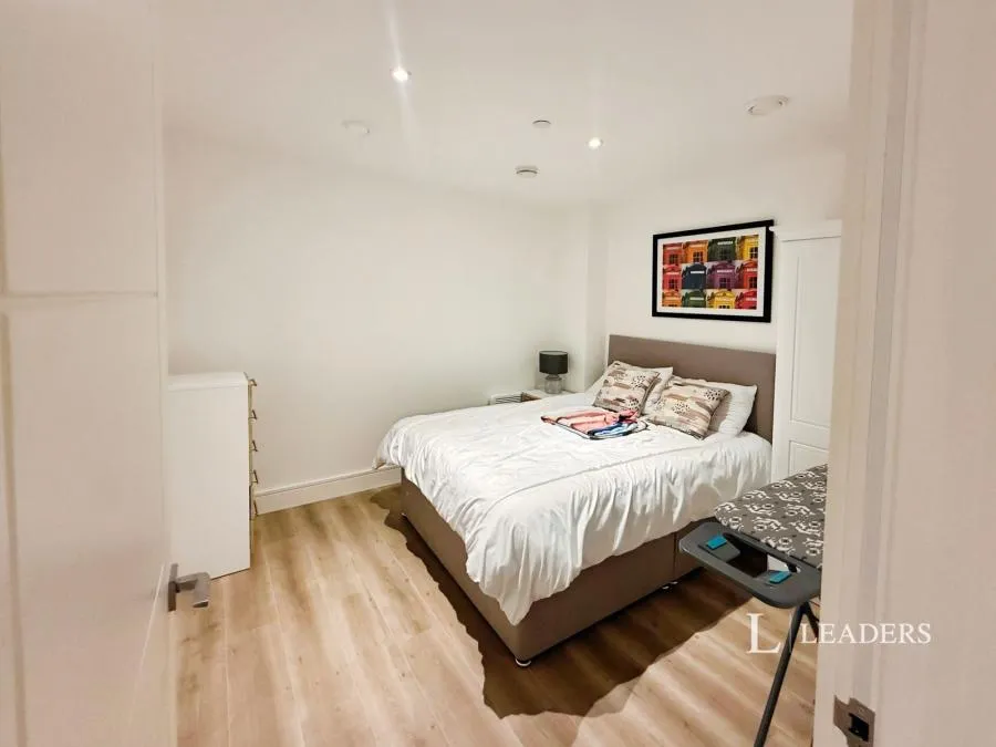 Wood Street, East Grinstead, RH19, photo 6