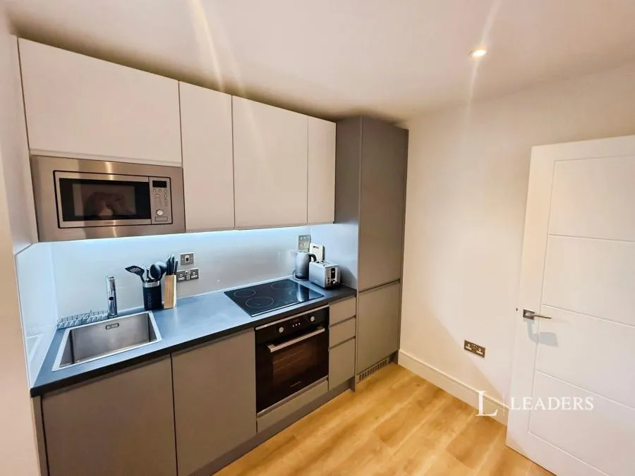 Wood Street, East Grinstead, RH19, photo 3
