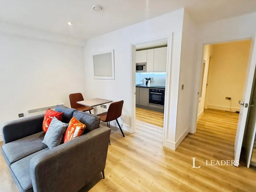 Wood Street, East Grinstead, RH19, photo 2