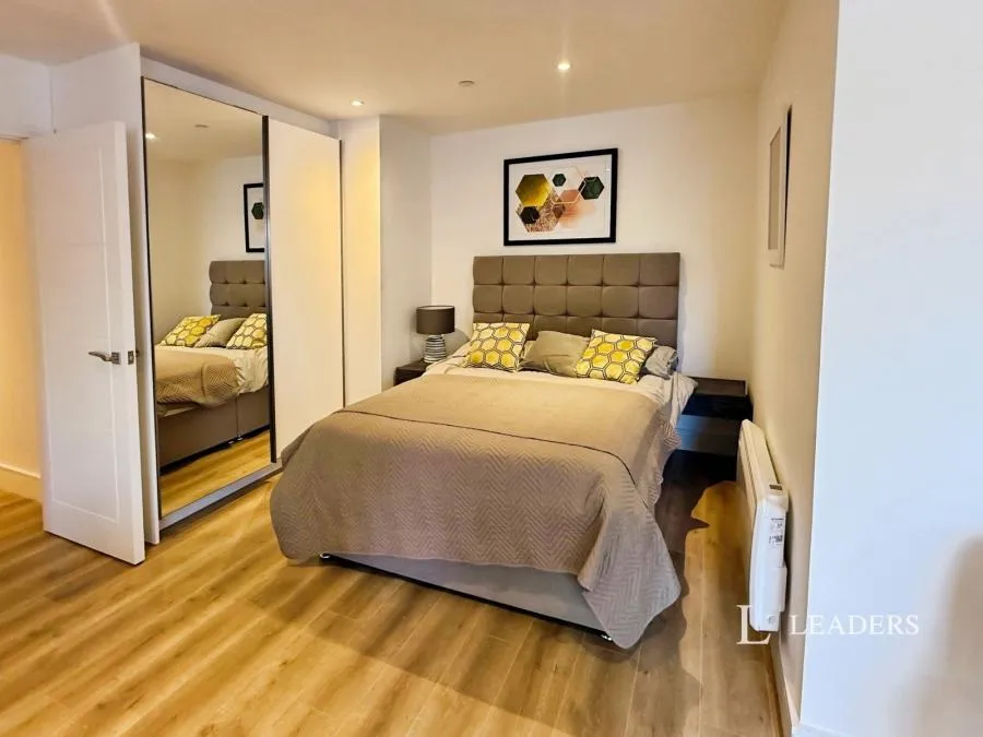 Wood Street, East Grinstead, RH19, photo 4