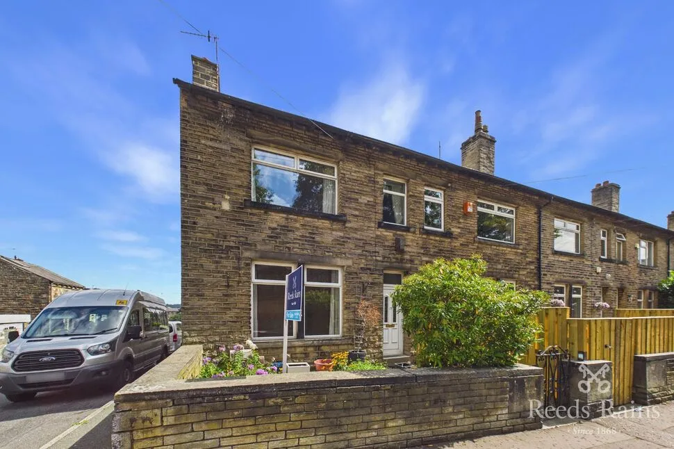 3 bed house for sale, The Crescent, Charles Street, HX5