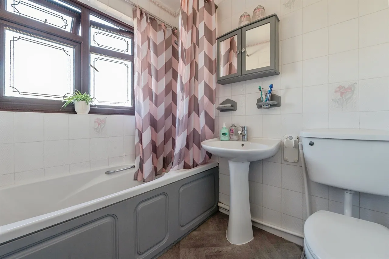 Nelson Road, Rainham, photo 8