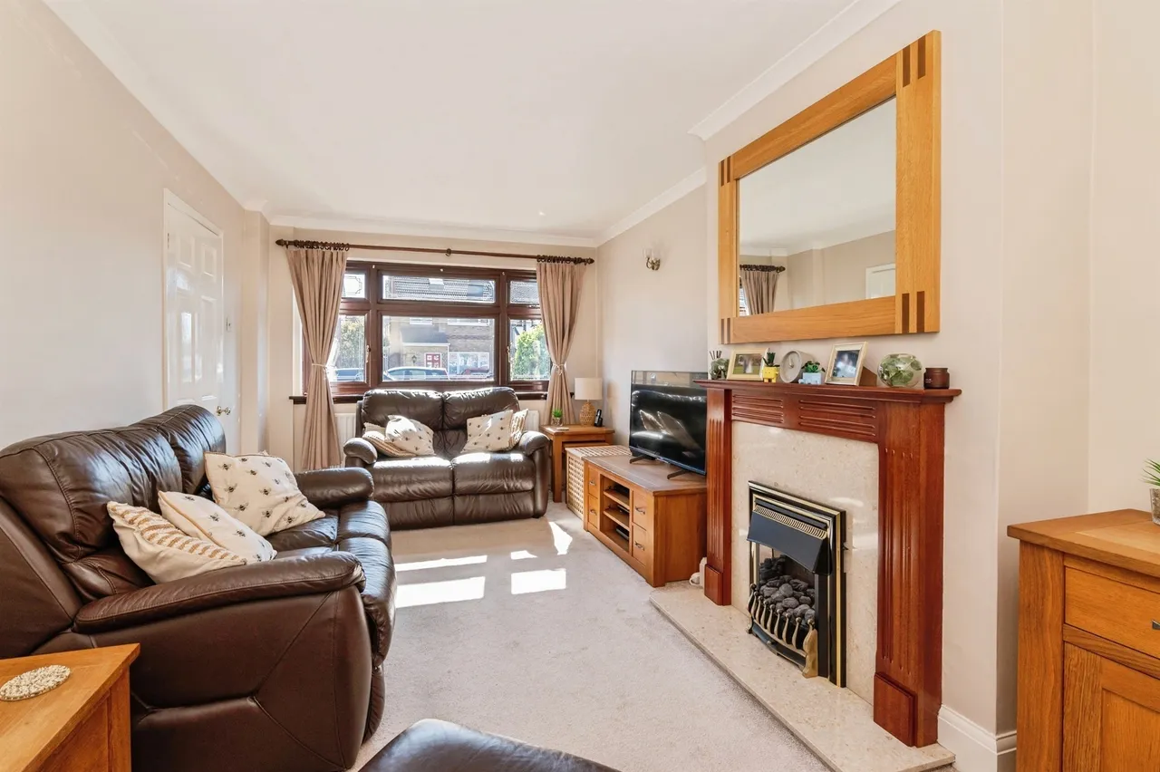 Nelson Road, Rainham, photo 3