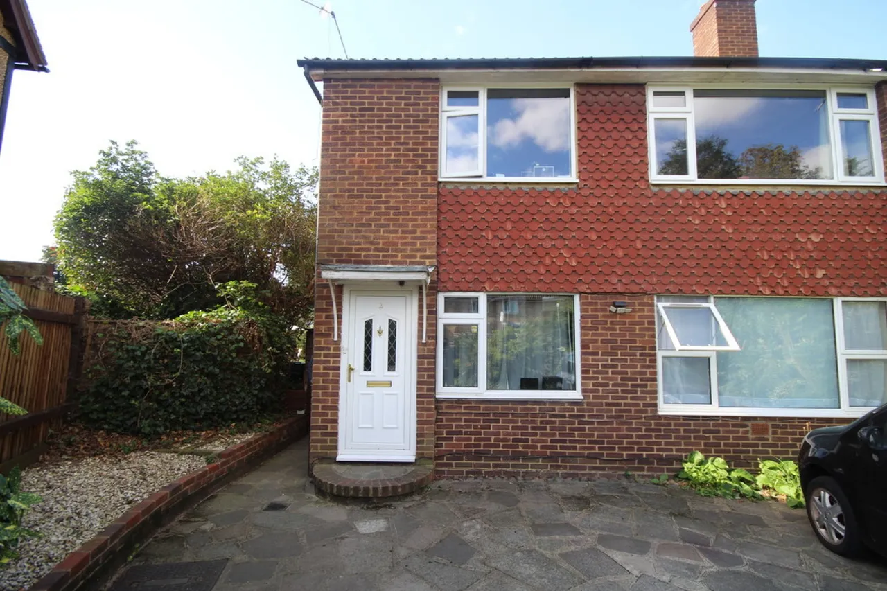2 bed flat for sale, Meadow Court