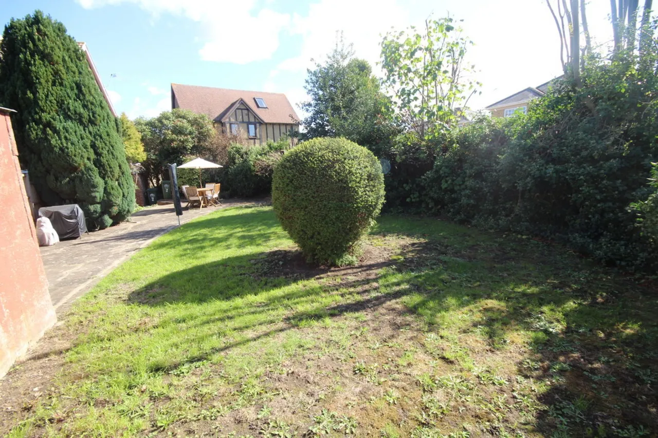 Meadow Court, photo 3