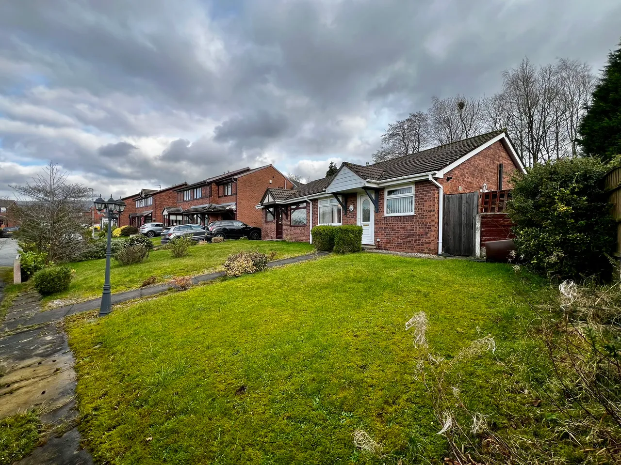 2 bed house for sale, Dovestone Crescent, Dukinfield, SK16