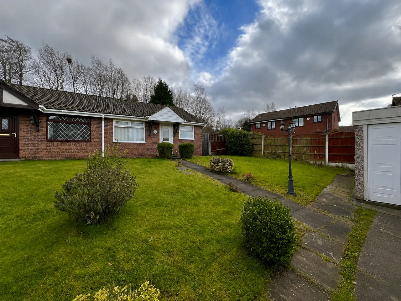 Dovestone Crescent, Dukinfield, SK16, photo 2