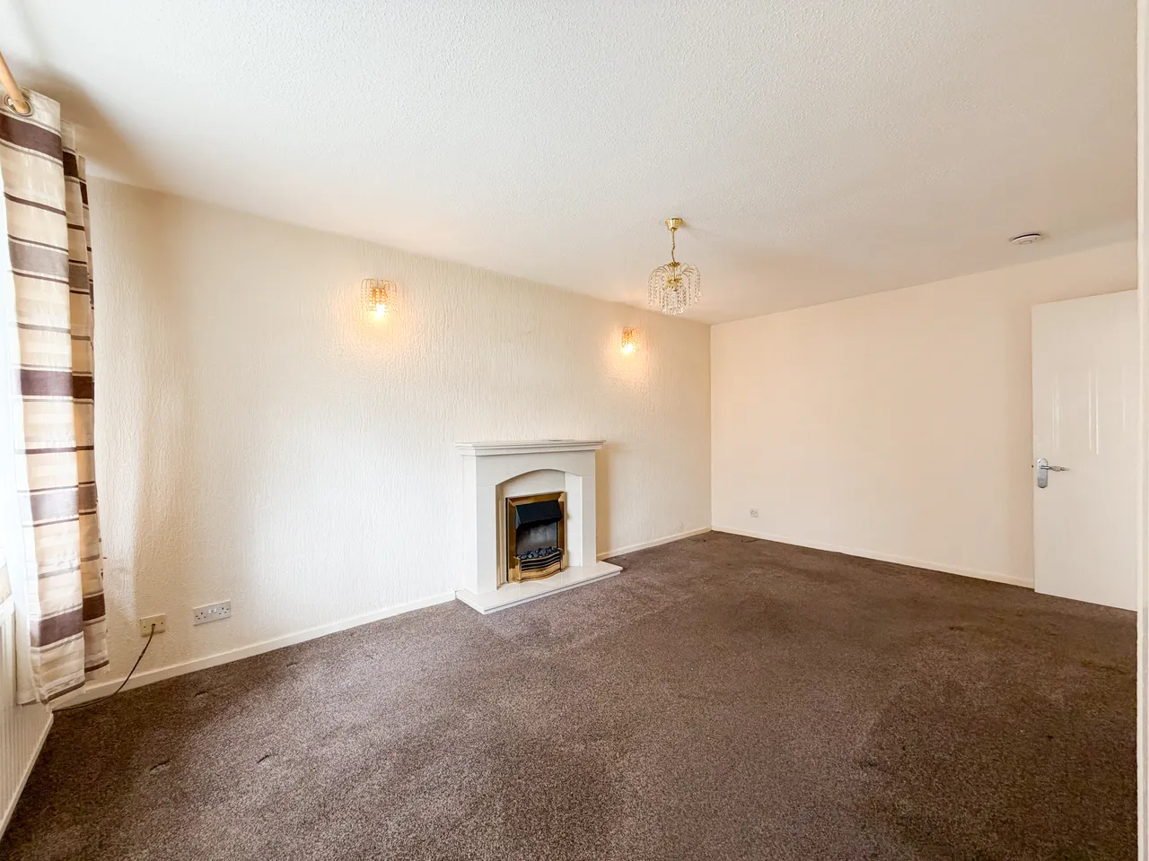 Dovestone Crescent, Dukinfield, SK16, photo 3
