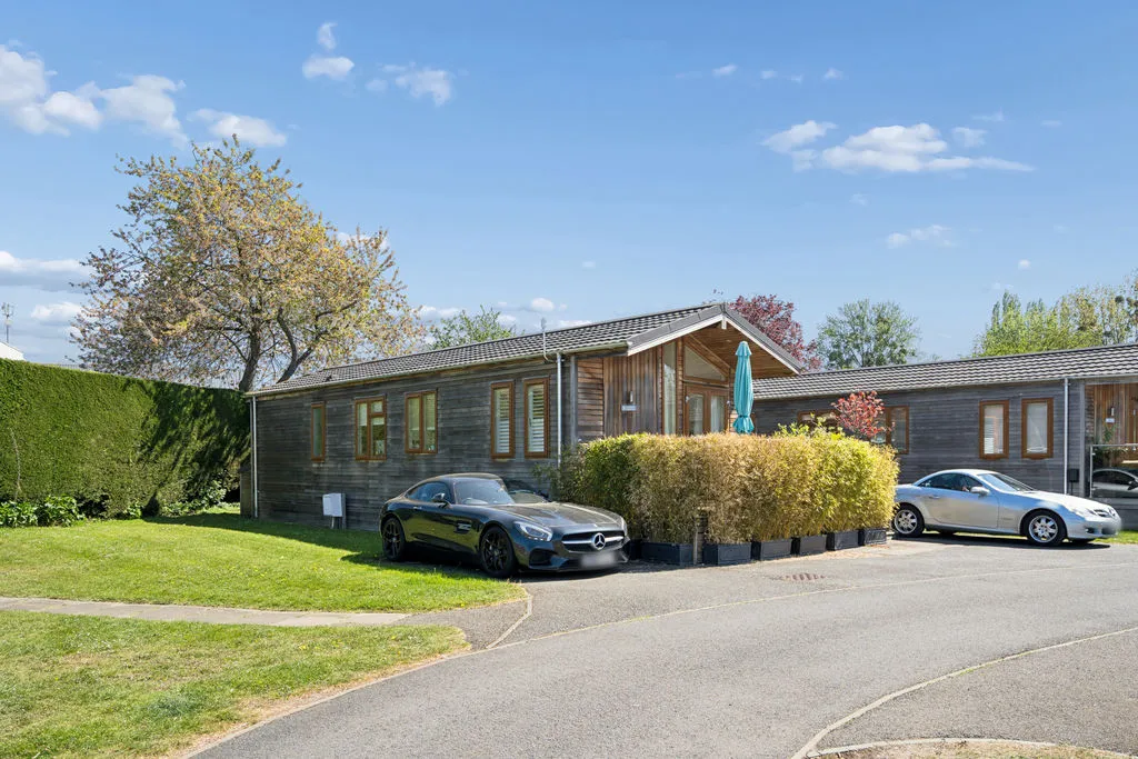 2 bed house for sale — Henley Road, Marlow SL7 2DX