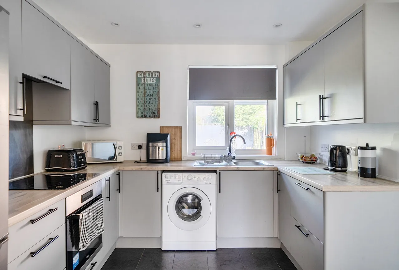 Highworth Crescent, Gloucestershire, Yate, BS37 4EY, photo 4