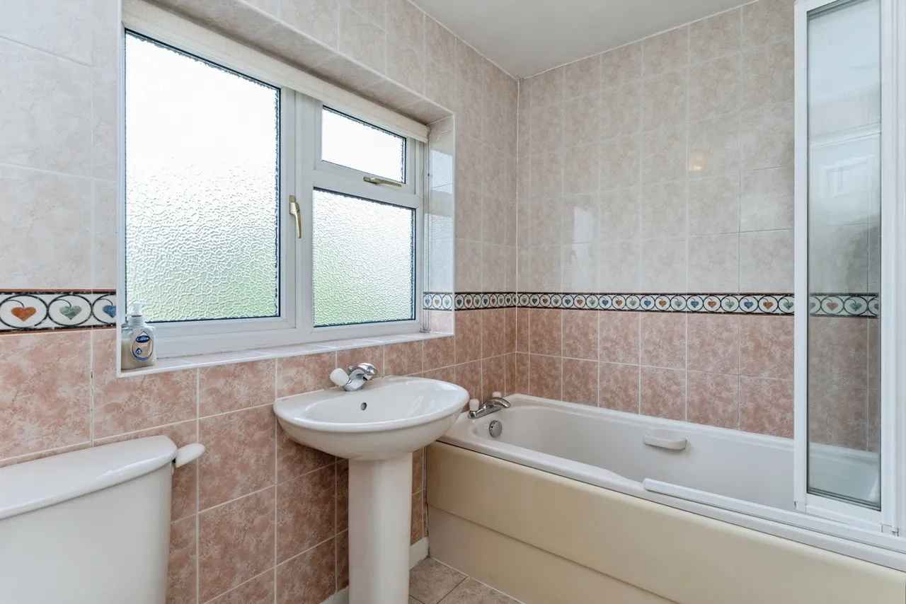 Dee Road, Mickle Trafford, CH2, photo 23