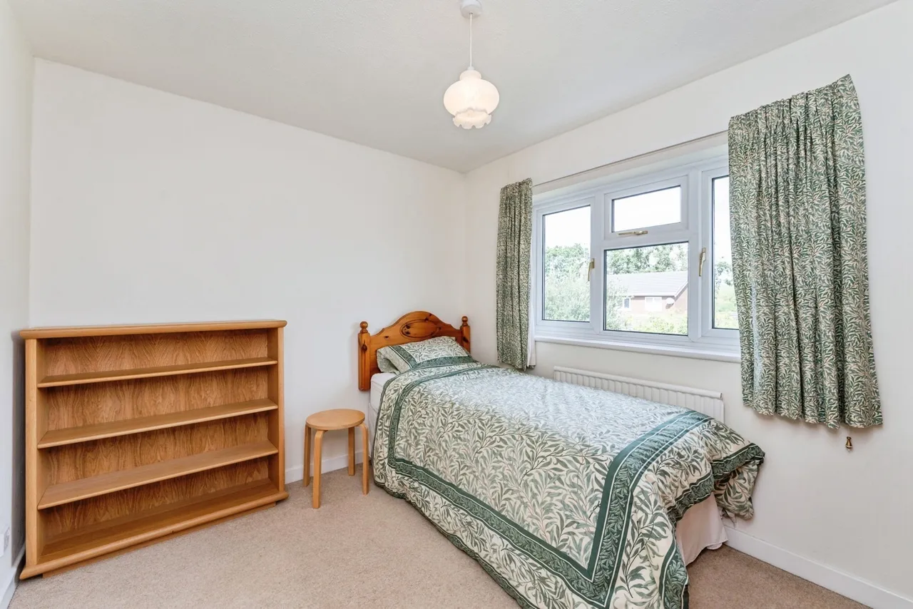 Dee Road, Mickle Trafford, CH2, photo 19