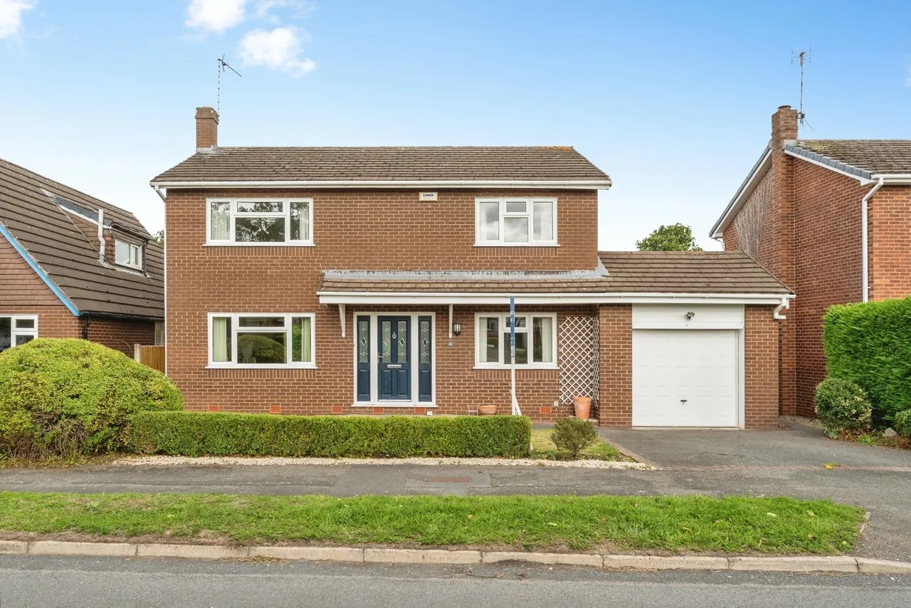 4 bed house for sale, Dee Road, Mickle Trafford, CH2