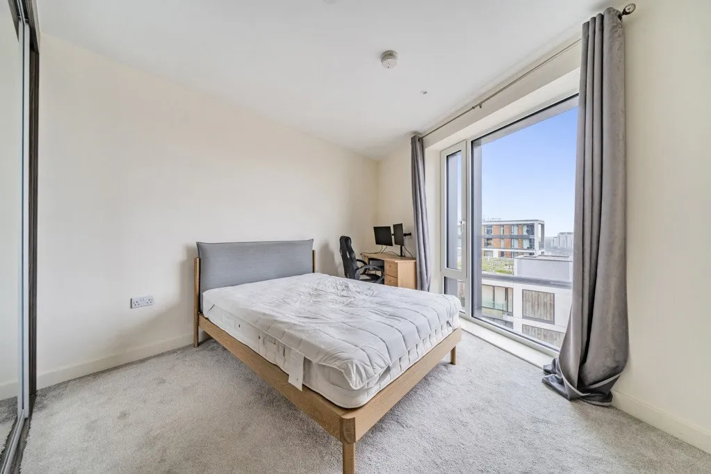 Duke of Wellington Avenue, SE18, photo 5