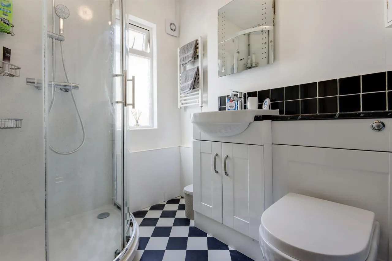 Greenview Crescent, Hildenborough, photo 6