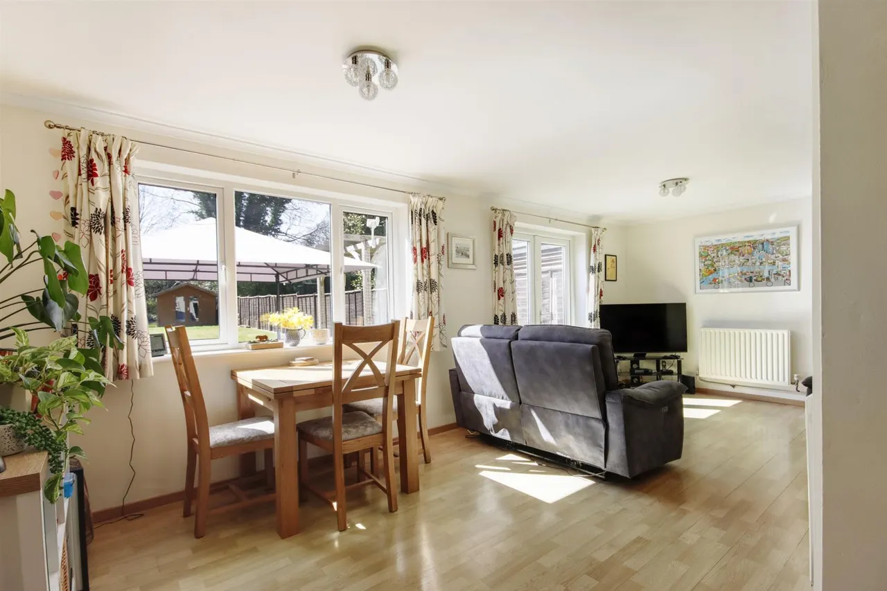 Greenview Crescent, Hildenborough, photo 9