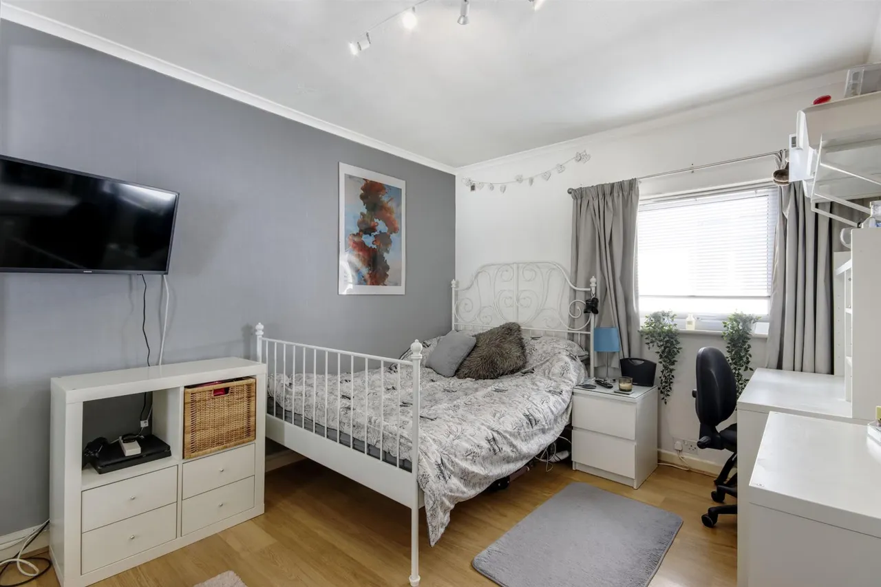 Greenview Crescent, Hildenborough, photo 8