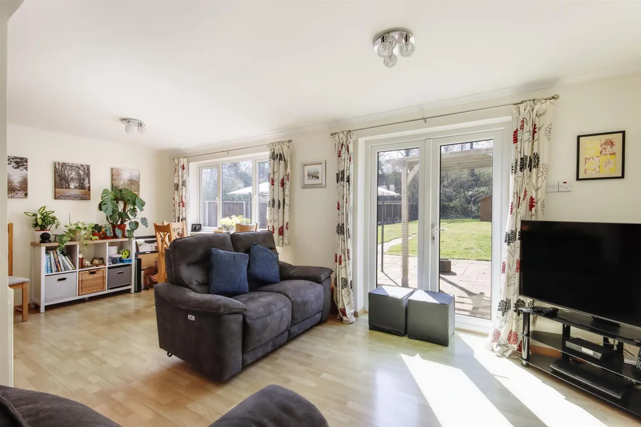 Greenview Crescent, Hildenborough, photo 4