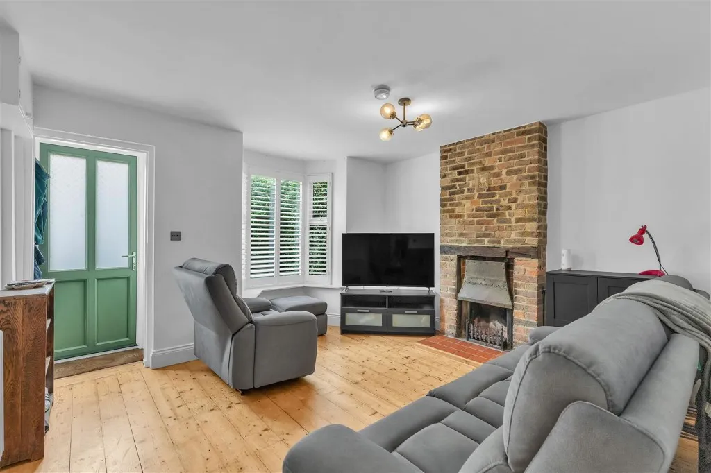 Barrington Road, Horsham, RH13, photo 6