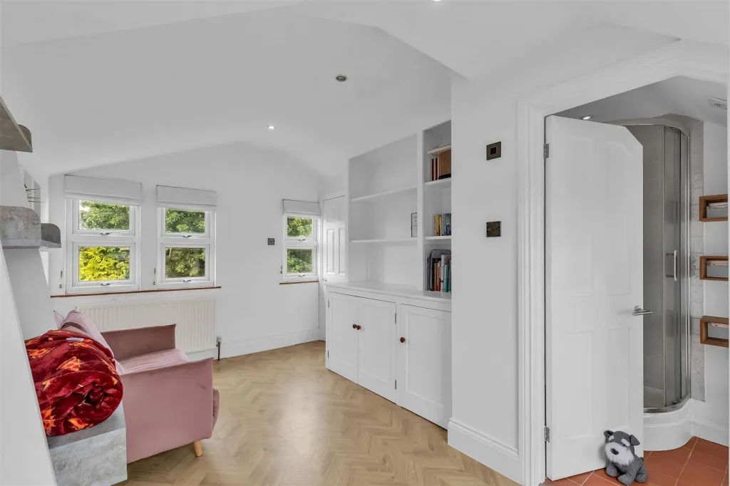 Barrington Road, Horsham, RH13, photo 19