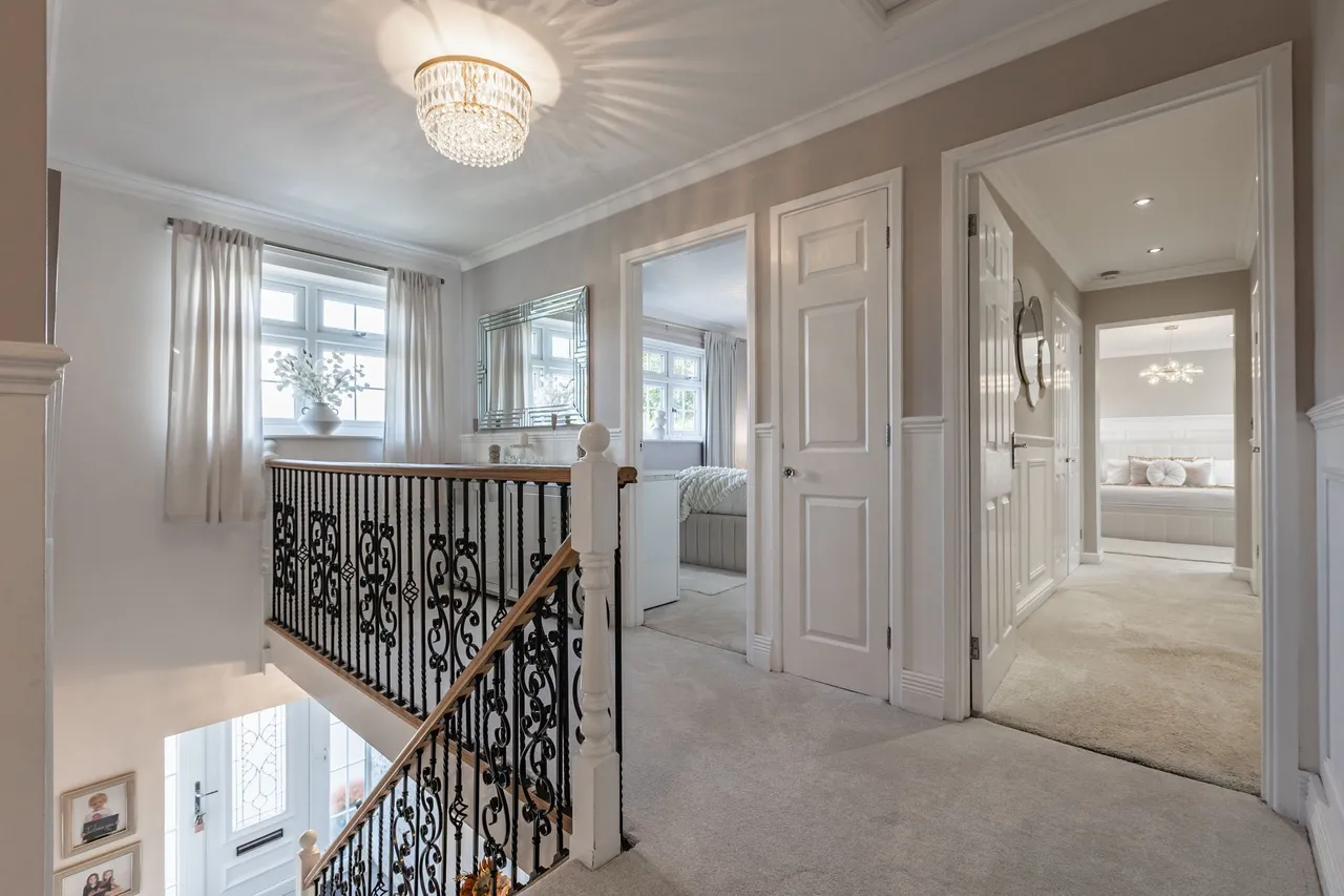 Impressively Extended Five Bedroom Fa, photo 15