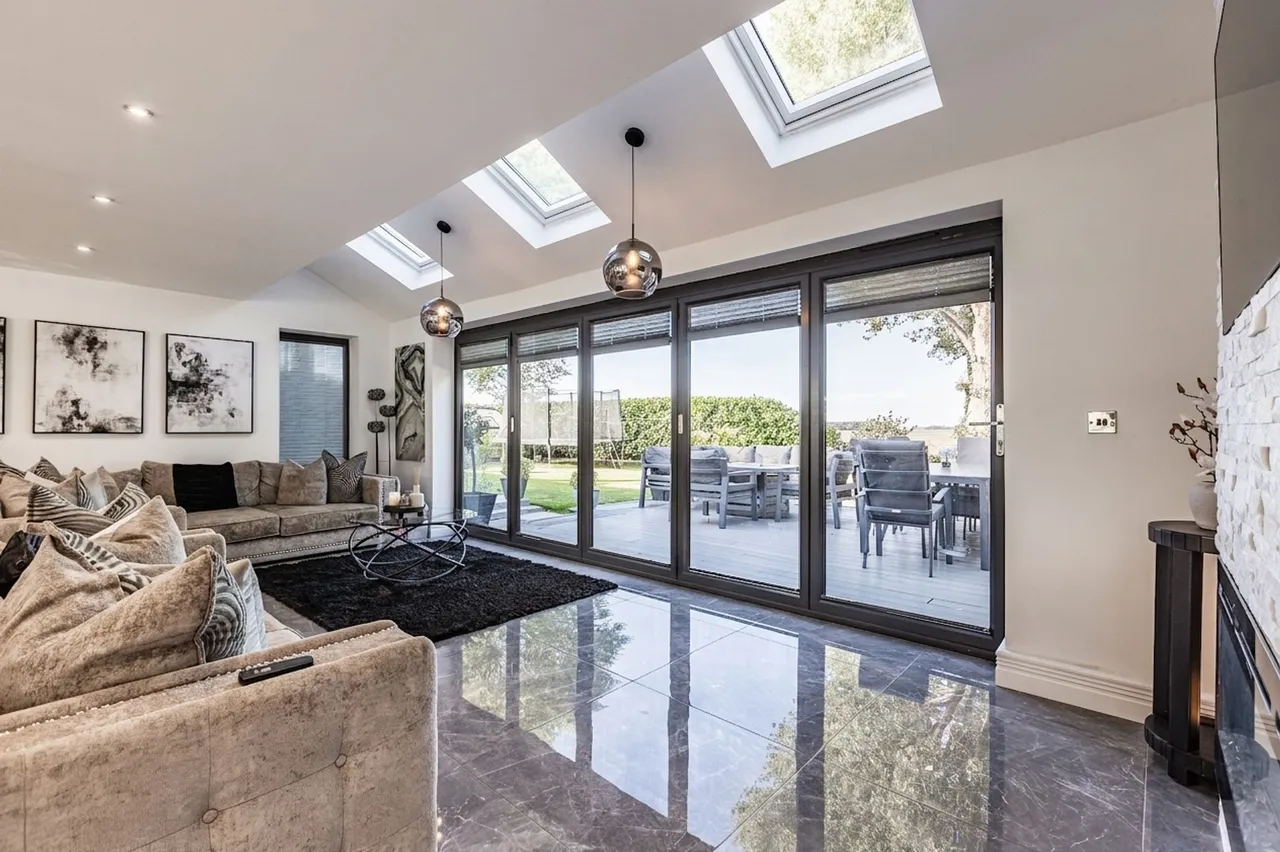 Impressively Extended Five Bedroom Fa, photo 4