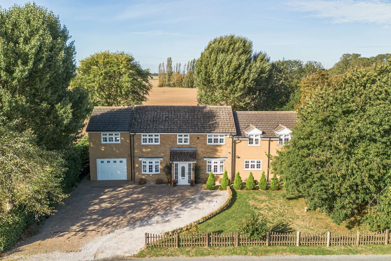 Impressively Extended Five Bedroom Fa, photo 25