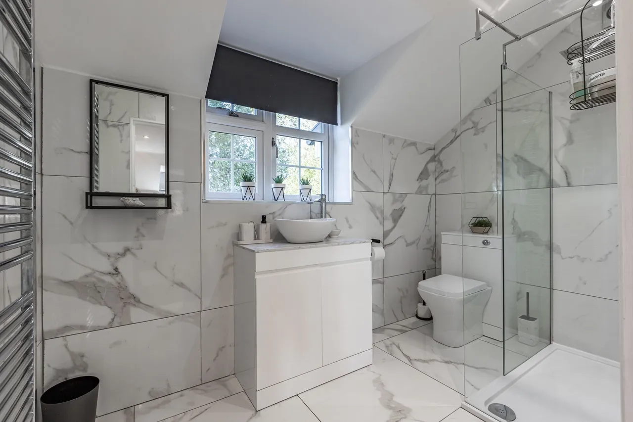 Impressively Extended Five Bedroom Fa, photo 21