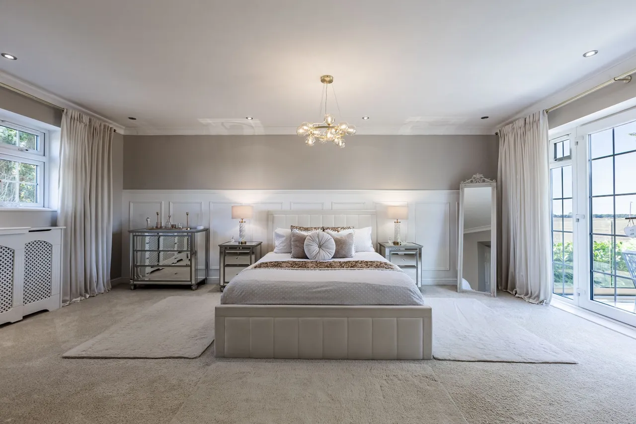 Impressively Extended Five Bedroom Fa, photo 16