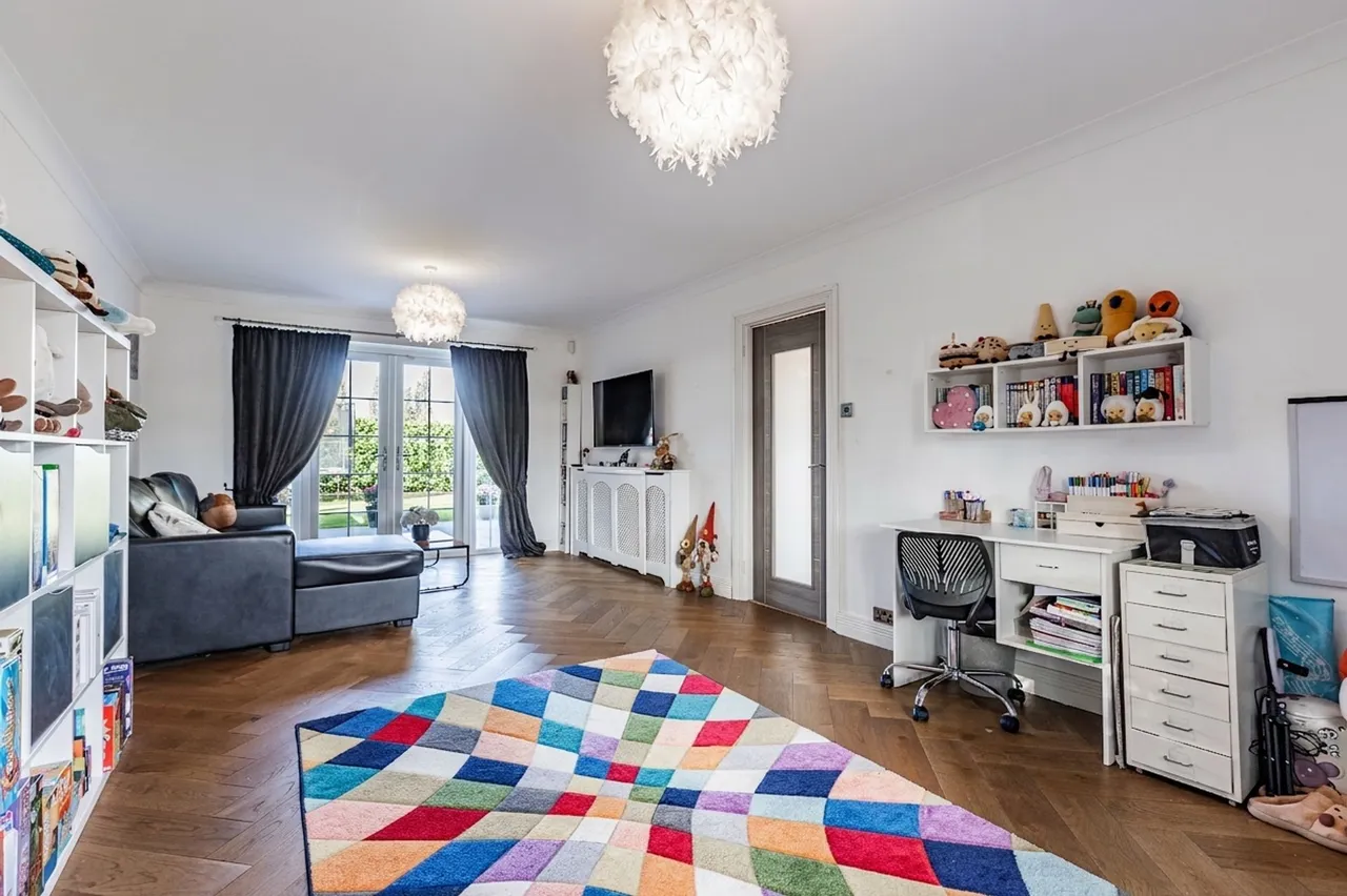 Impressively Extended Five Bedroom Fa, photo 6