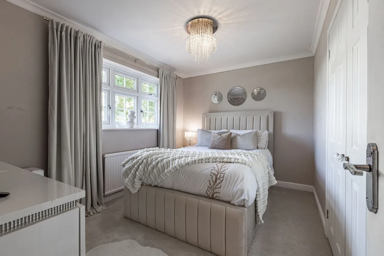 Impressively Extended Five Bedroom Fa, photo 22