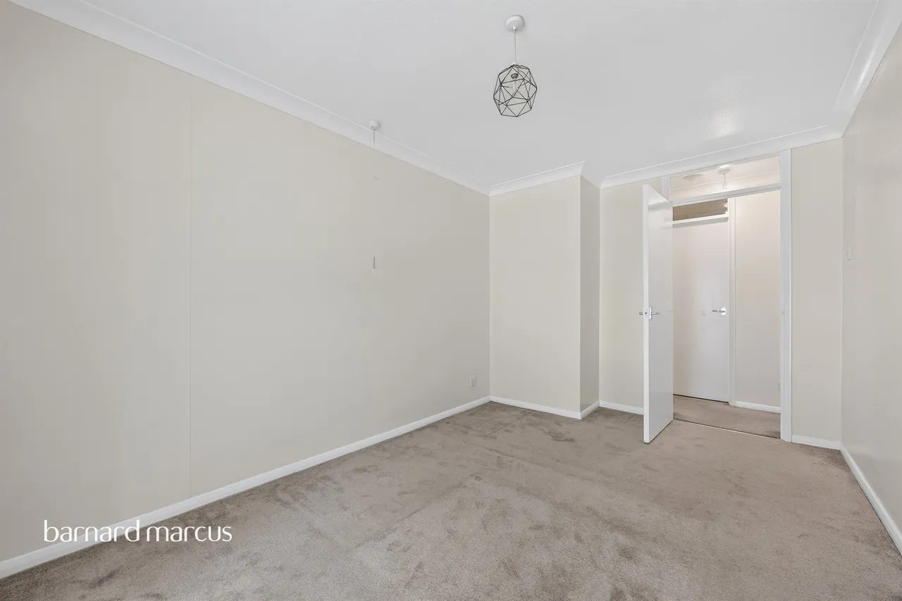 Brambledown Road, Wallington, photo 6