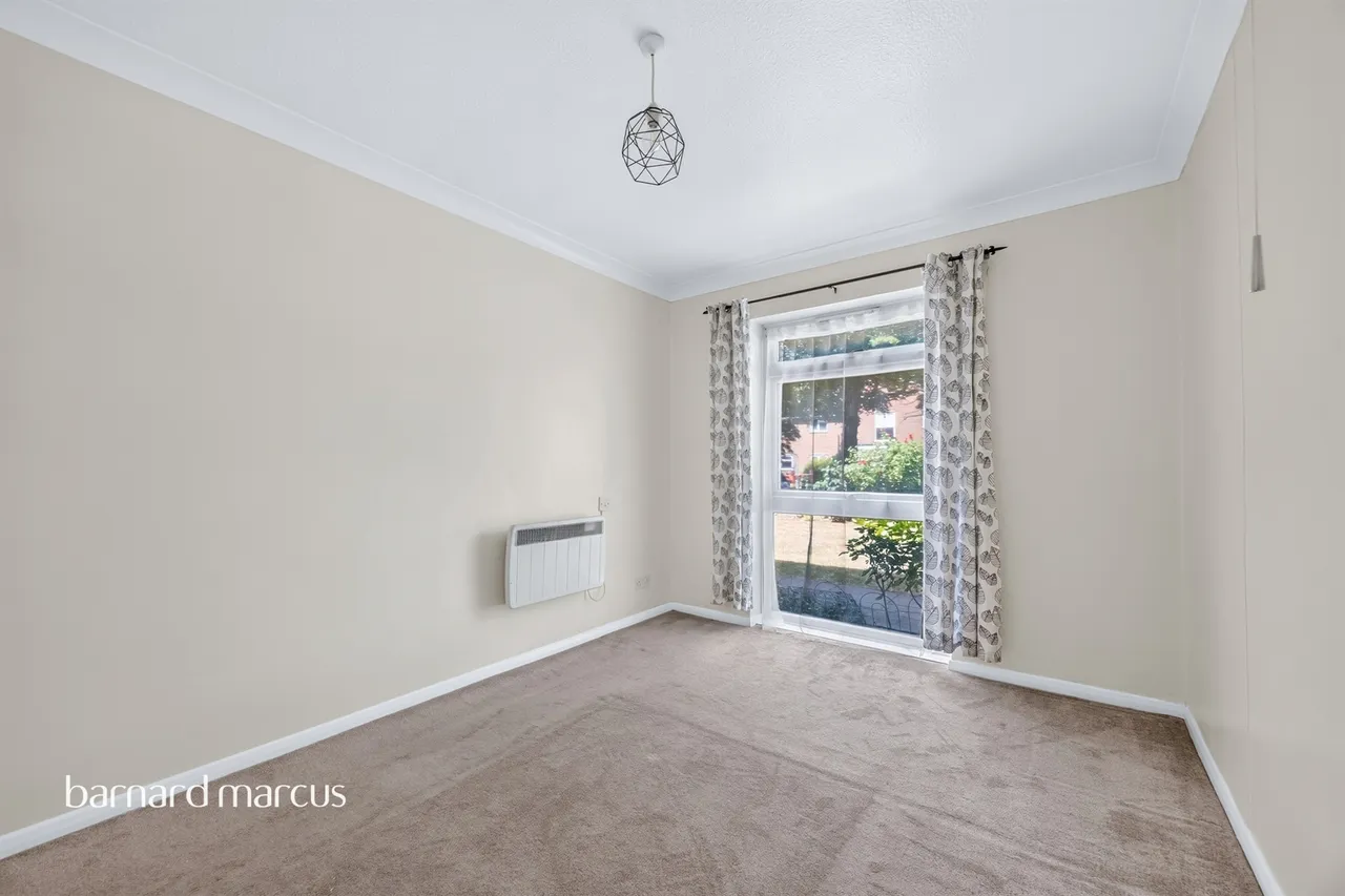 Brambledown Road, Wallington, photo 7