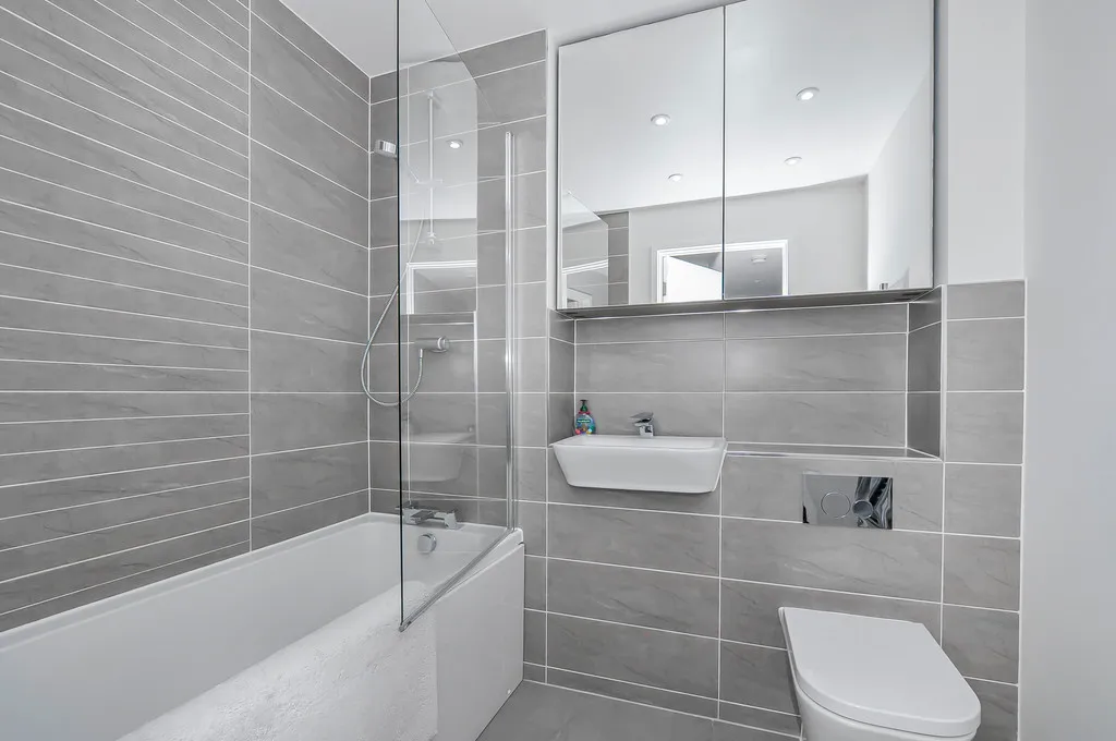 Wintergreen Boulevard, West Drayton, photo 21